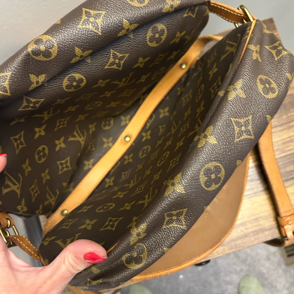 Louis Vuitton Brown Shoulder Bag with Iconic Monogram Pattern